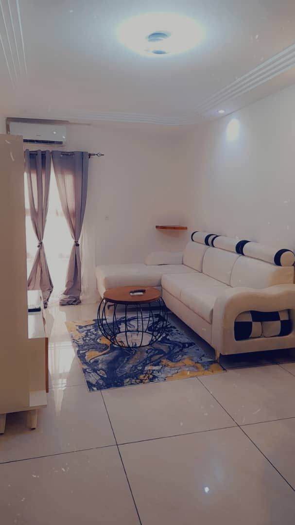Chambre salon | Meublée à Angré – Image 8
